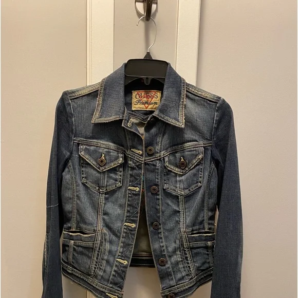 NWT Guess Premium Vintage Wash Embroidered & Stud Embellished Denim Jacket - Picture 2 of 12